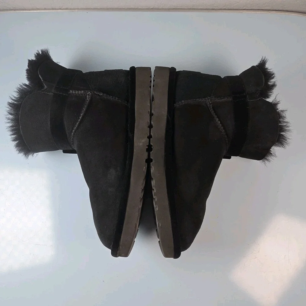 UGG Mini Karlie Brooch Black Suade Boots Size 8 Velvet & Swarovski Crystals Warm